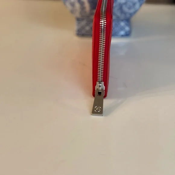 ❤️ NWOT VALENTINA ZIP AROUND RED LEATHER WALLET! - Picture 5 of 10